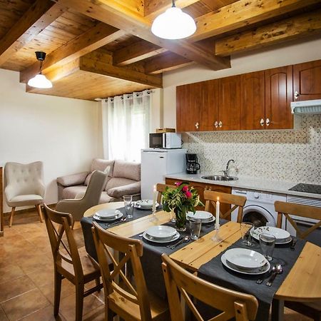 El Campo Mateo Apartamentos Onís Exteriör bild